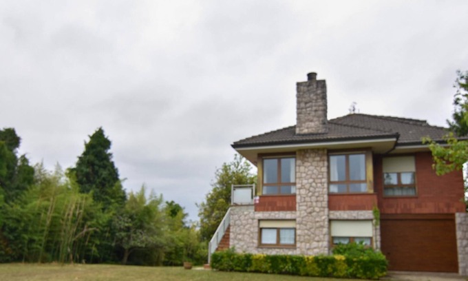 Somo Villa | Bright house close to the beach of Somo and Langre.