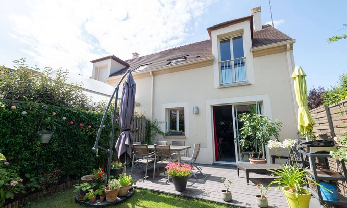 Rambouillet House | Bright house near the Castle, the park, the city center, the train station