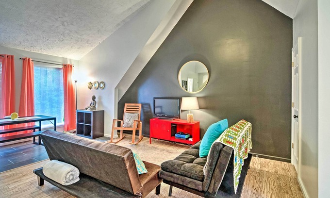 Golden Apartment | Bright Lakeside Studio - Hike, Fish, and Bike!
