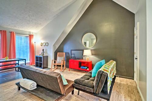 Golden Apartment | Bright Lakeside Studio - Hike, Fish, and Bike!