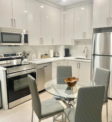 Davenport Apartment | Bright Luxurious 2 Bedroom Apartment