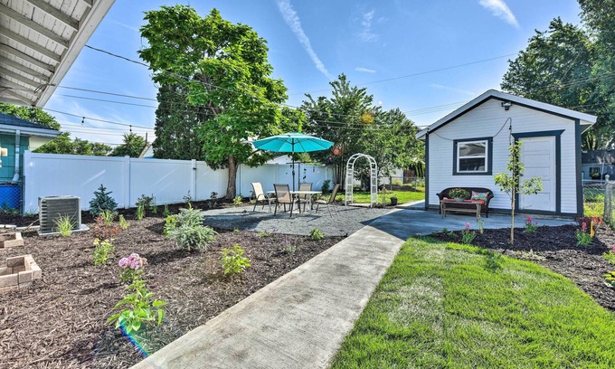 Morris Park House | Bright Minneapolis Home: 2 Mi to Minnehaha Falls!