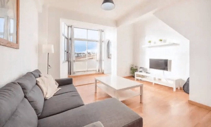 Rio de Mouro Apartment | Bright Modern Flat near Lisbon Centre & Sintra