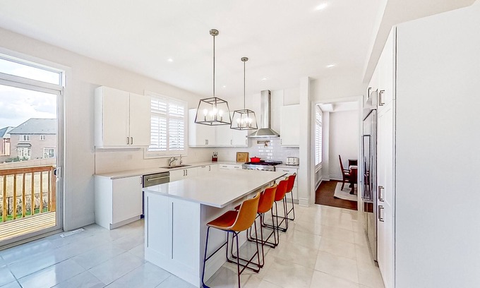 Springwater House | Bright, modern, spacious home with fireplace, near gorgeous lakes & skiing