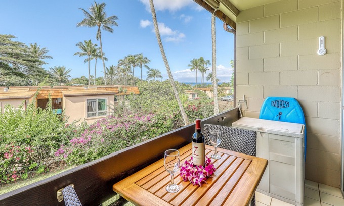 Napili Condo | Bright, Oceanview Condo w/Balcony, Lanai, WiFi, Shared Pool, Grill, Washer/Dryer