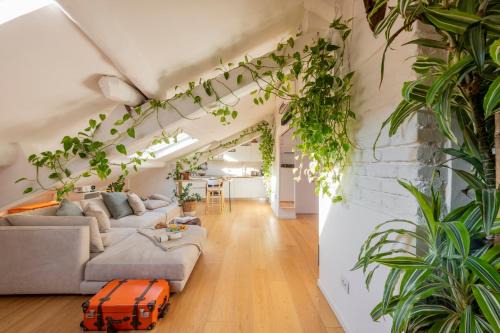 Magenta Apartment | Bright penthouse attic in the heart of Milan