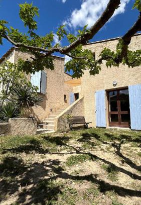 Manosque Apartment | Bright place in a family house