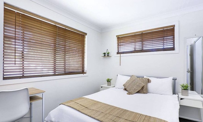 Ashmore House | Bright Private Room in Pleasant Ashmore