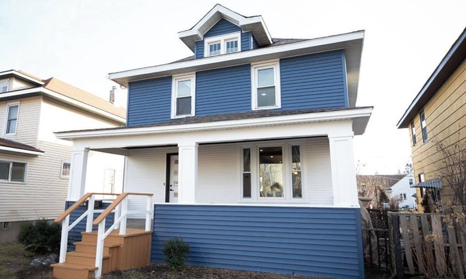Superior House | Bright & Renovated 3-bedroom house in Superior, quick 6 miles to Duluth!