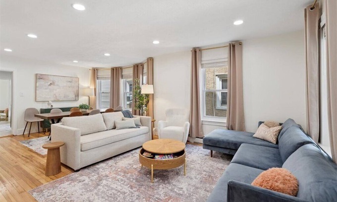 Ardmore House | Bright, renovated, spacious and on the Main Line!