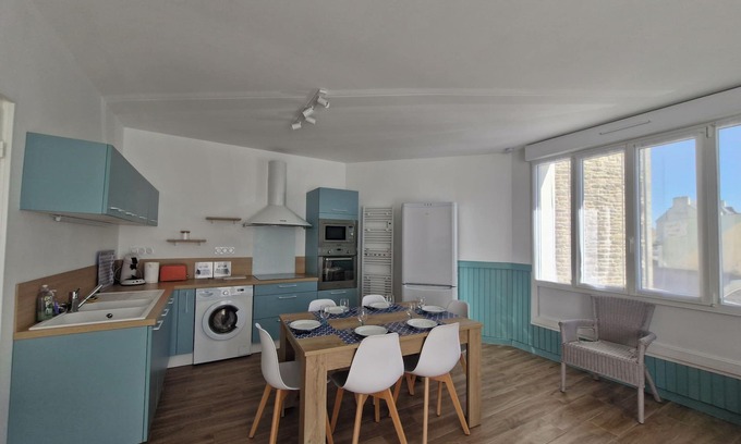 Penmarch Apartment | Bright seaside apartment!