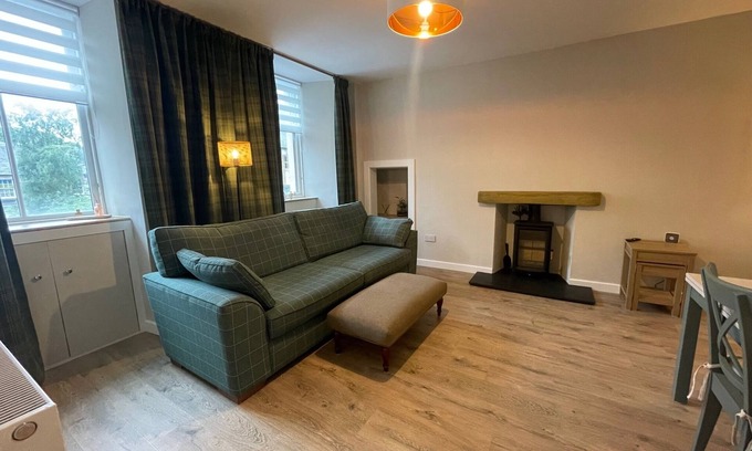 Leven Apartment | Bright, spacious apartment in Colinsburgh walking distance to Elie & Kilconquhar