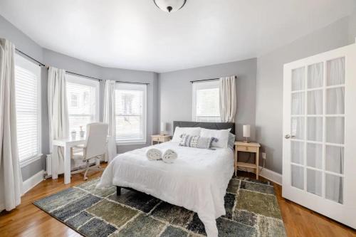East Bayside Apartment | Bright Spacious Apartment - 2 BR 2 BA