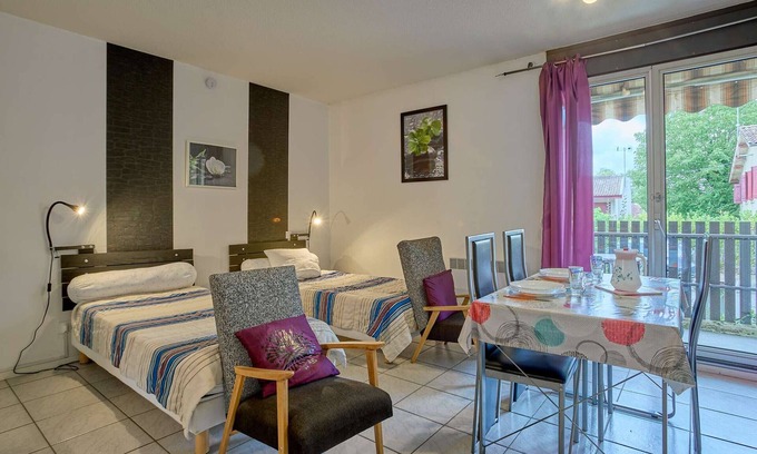 Barbotan-les-Thermes Apartment | Bright studio for 2 with Wifi near Lake l'Uby
