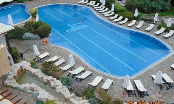 Sveti Vlas Apartment | Bright studio flat based in the resort village St. Vlas in Bulgaria.