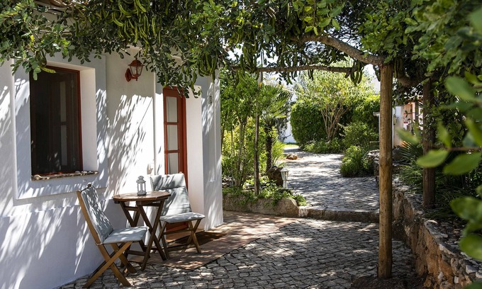 Lagos Cottage | Bright Studio with Kitchenette 9km from Lagos