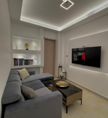 Serres Apartment | Bright & Stylish Apartment in the centre