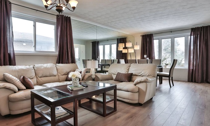 Newmarket House | Bright, Stylish & Cozy 3 Bedroom House in a Great Location!