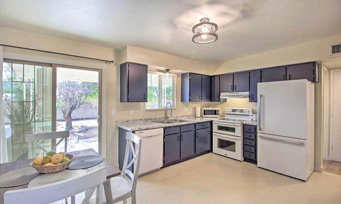 Tucson House | Bright & Sunny Tucson Hideaway w/Backyard!