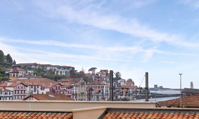 Ciboure Apartment | Bright T3 with balcony and parking in Ciboure