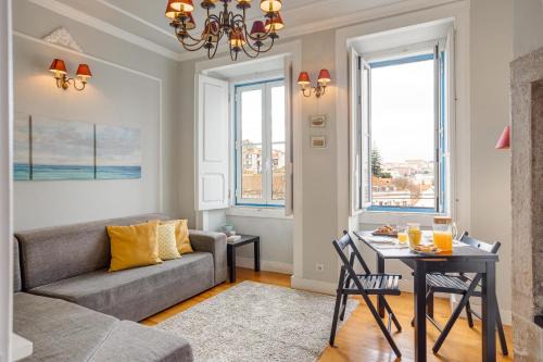 Socorro Apartment | Bright Tailor Made Apartment by the Castle