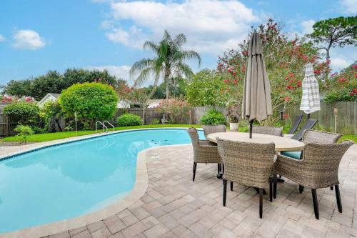 Lake Magdalene House | Bright Tampa Oasis with Outdoor Pool and Gazebo!