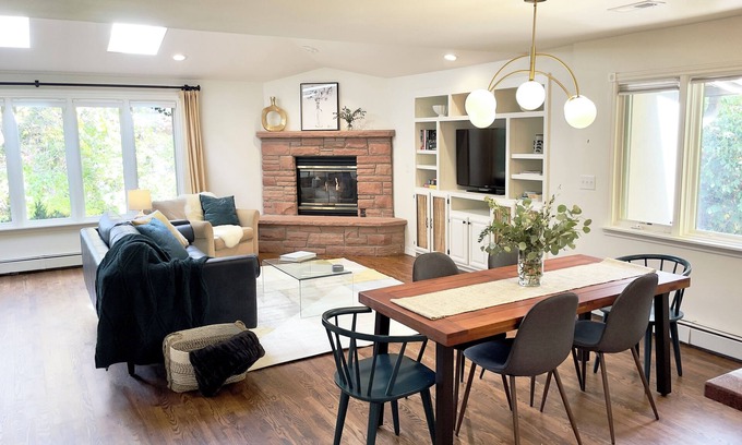 Interurban Park House | Bright & Tranquil Chautauqua 3 Bed 2 Bath Home Close to CU and Hiking Trails.