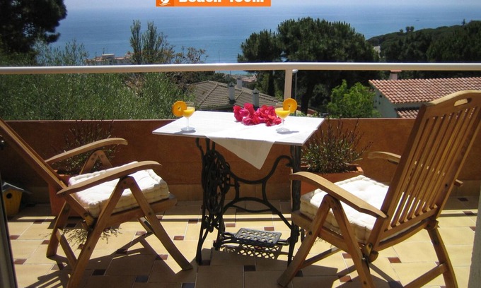 Sant Pol De Mar Villa | Bright Villa in Sant Pol de Mar, Barcelona. A few minutes walk away to the beach