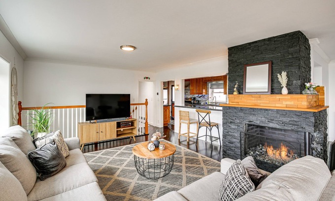 Whittier House | Bright Whittier Home w/Pool Table + Spacious Deck