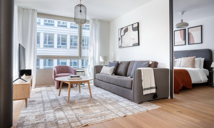 Alt-Wiedikon Apartment | Bright Wiedikon 2br w/Storage Room & W/D, nr Market, by Blueground