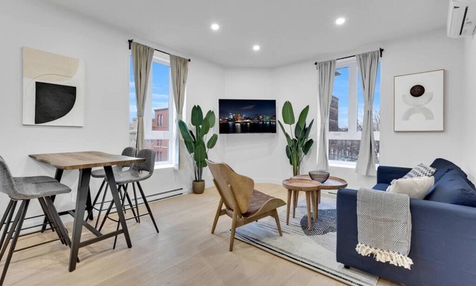 Southwest Condo | Bright & Zen 1 bedroom, AAA location, sleep 4