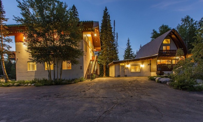 Salt Lake Mountain Resorts Apartment | Brighton Chalets Alpenglow by Cottonwood Lodging
