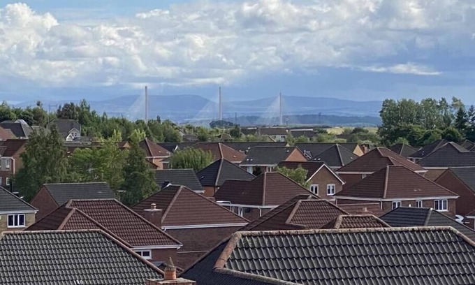 Duloch Apartment | Briight & Modern 2 Bed Executive Apartment with Amazing Views