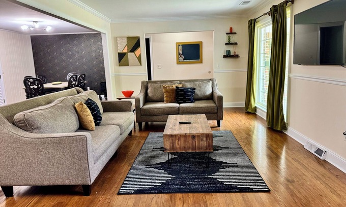 West Ashley House | Bring your dog & boat! ๐พ๐ Close to downtown!