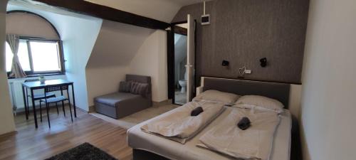 Baja House | Bristol Apartments