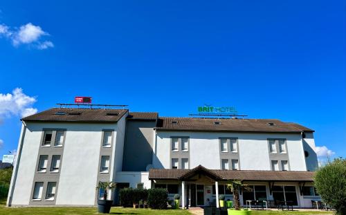 Val-de-Reuil Hotel | Brit Hotel Rouen Sud Val De Reuil