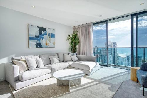 Broadbeach Apartment | Broadbeach Exclusive - Sky High Luxury at Oracle
