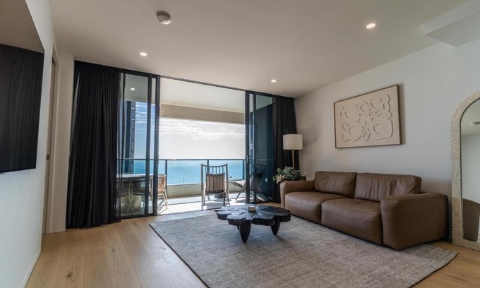 Broadbeach Apartment | Broadbeach Luxury Ocean View Apartment - Oracle Tower 1 - 1Bed 1Study 1Bath 1Car