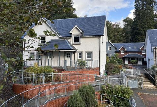 Killin House | Brodie Cottage