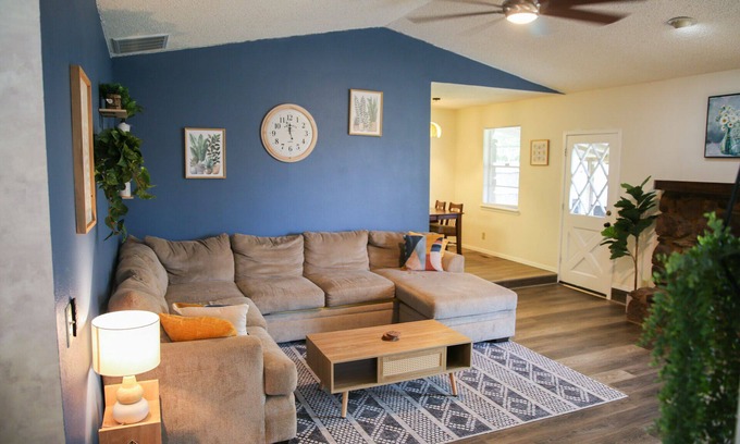 Broken Arrow House | Broken Arrow Home -Cozy Design, Family Friendly