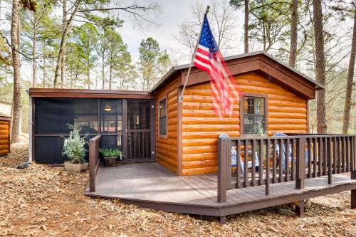 Broken Bow House | Broken Bow Abode with Hot Tub Less Than 7 Mi to Lake!