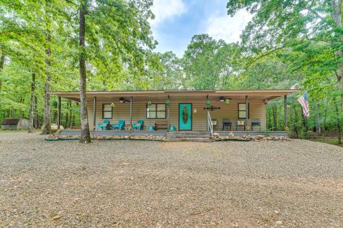 Broken Bow House | Broken Bow Getaway Hot Tub, Grill and Fire Pit