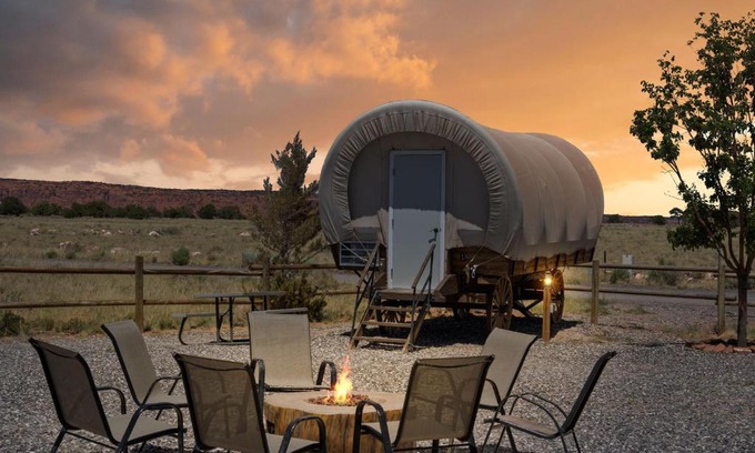 Torrey Hotel | Broken Spur Inn & Steakhouse