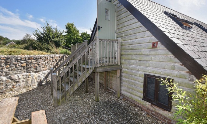 Musbury Cottage | BROOKHAVEN, pet friendly, with a garden in Musbury