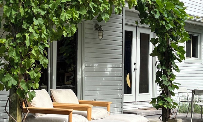 Brookhaven House | Brookhaven retreat! Family sized, close to waterfront and the perfect escape.
