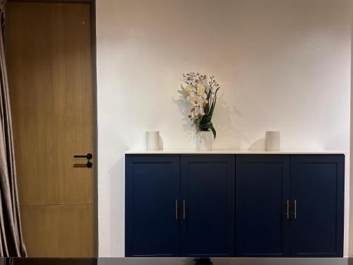 Khlong Tan Nuea Apartment | Brown Brick Thonglor - Blue Blueberry Room