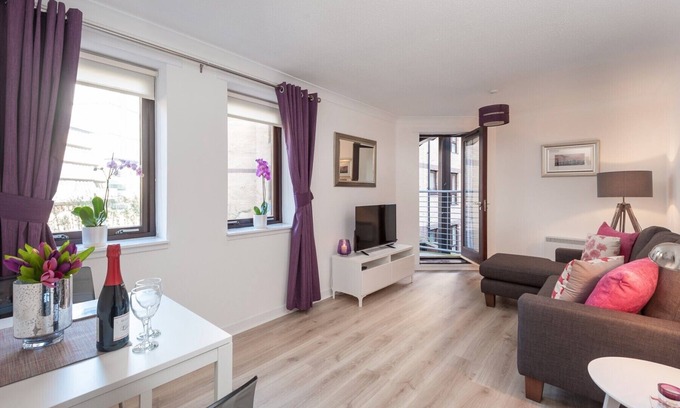 City Centre Glasgow Apartment | Brown Street One