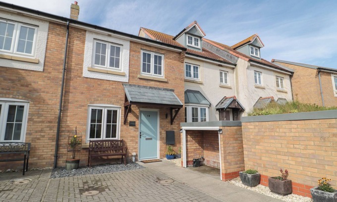 Beadnell Cottage | BRUCAP COTTAGE, pet friendly, country holiday cottage in Beadnell