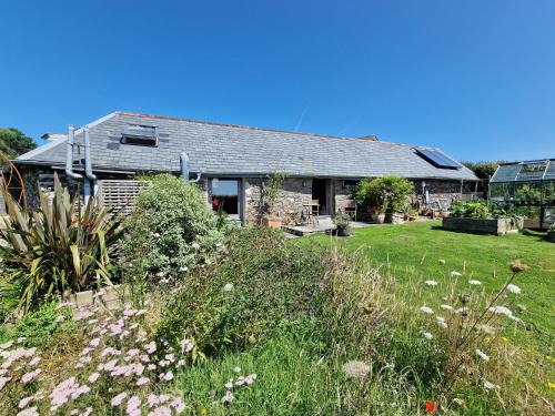 Dartmouth Apartment | Bruckton Stables Annex