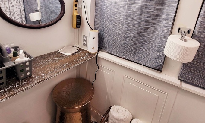 West Monroe House | Bruiser Cozy Riverfront School Bus Pet Friendly